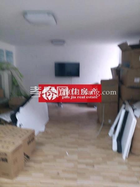 【潘佳房產(chǎn)推薦】【滿二翡翠名都1期107平米1樓簡裝62萬】