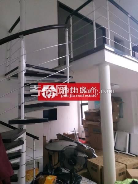 【潘佳房產(chǎn)推薦】【滿二翡翠名都1期107平米1樓簡裝62萬】