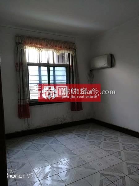 八里街簡單裝修2/6樓3室30萬