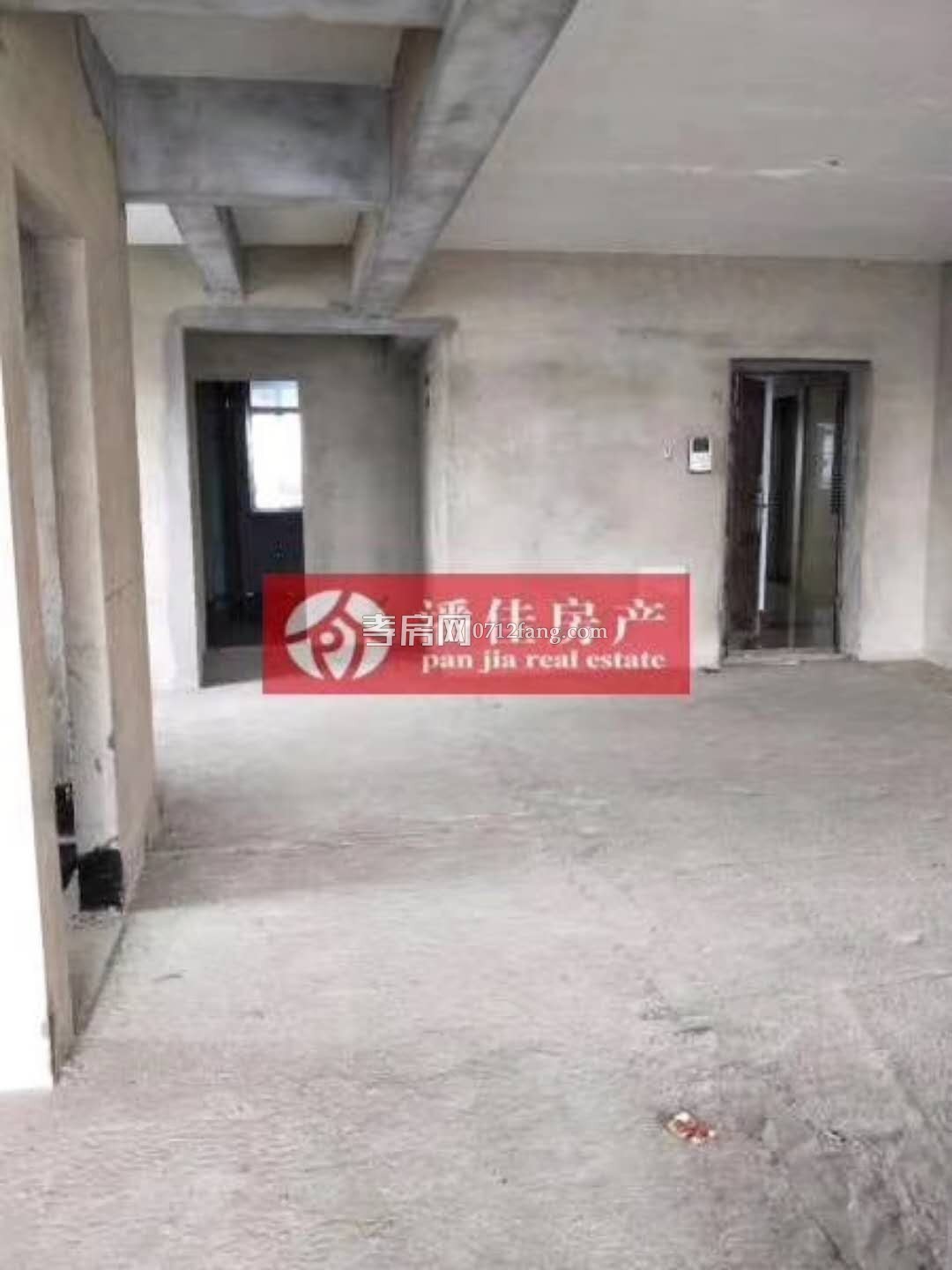 滿兩年濱湖天地蘭苑4室2廳2衛(wèi)2陽臺南北通透采光好