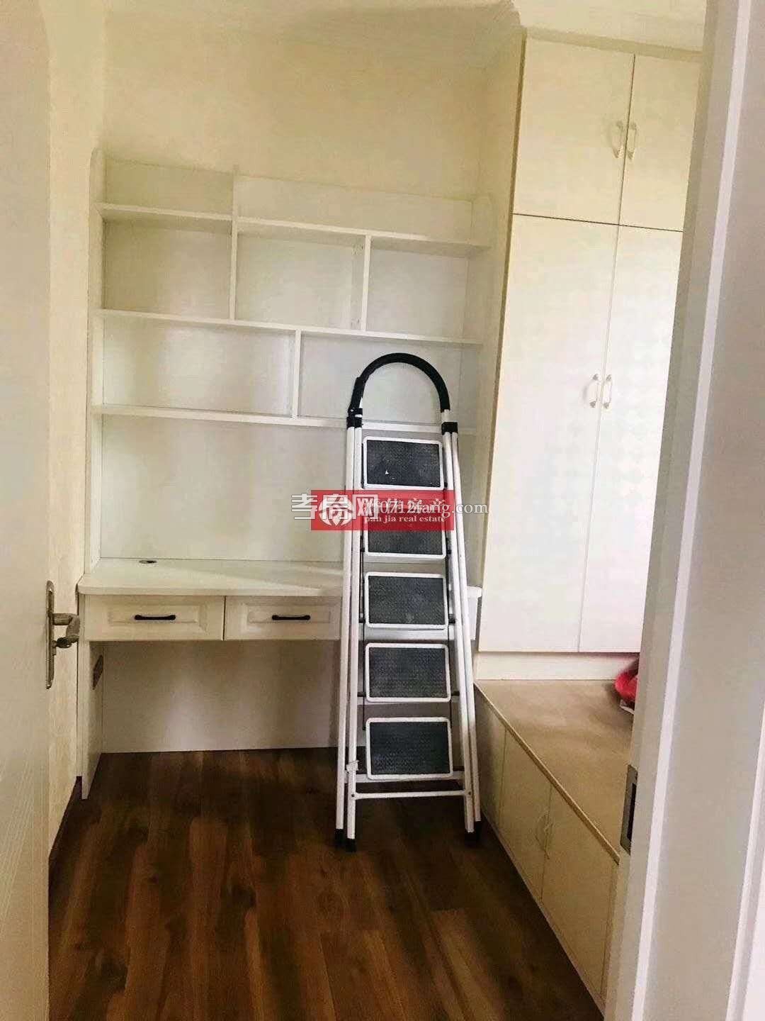 鼎觀世界3室2廳1衛(wèi)98平精裝修準(zhǔn)新房中間樓層