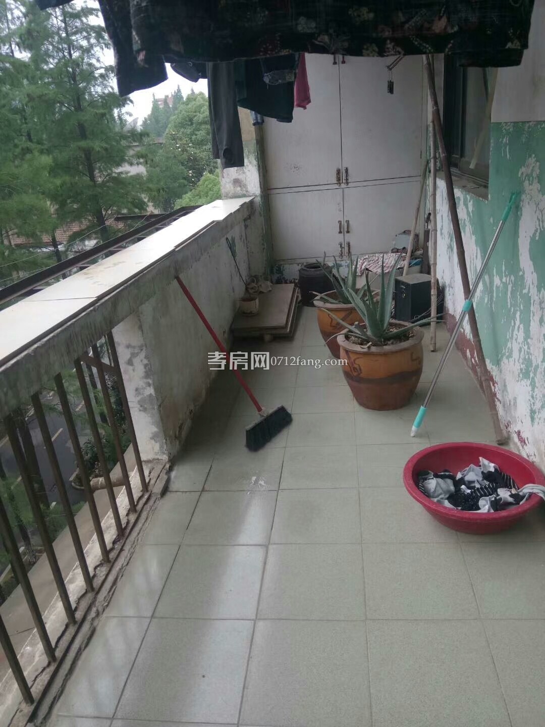 D1065后湖御景5/19精装3/2/2两证满五面积139.9平