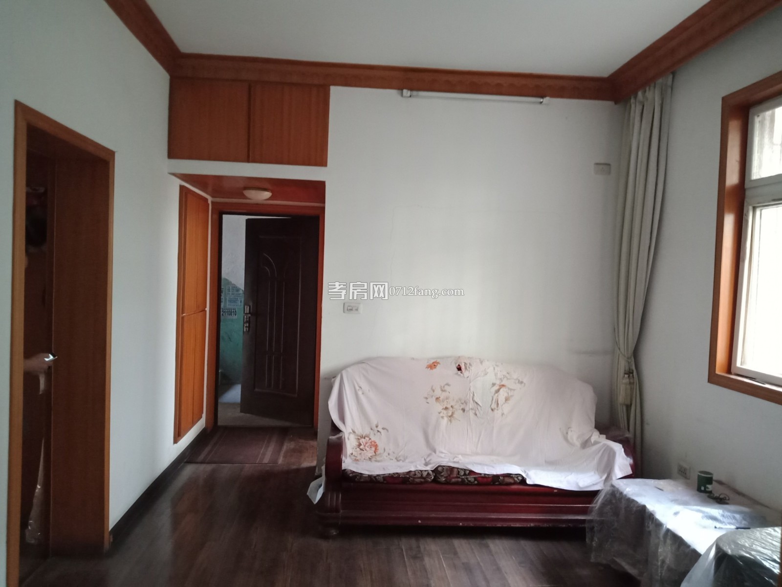  E187 翡翠名都 6/18 毛坯房 3/2/2 不動(dòng)產(chǎn)證 面積137平方米 售價(jià)87萬