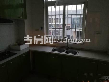 A3272富康小区3/7三室二厅二卫中装两证满五面积155平米售价70万