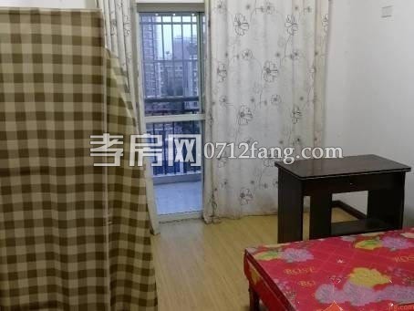 A3272富康小区3/7三室二厅二卫中装两证满五面积155平米售价70万