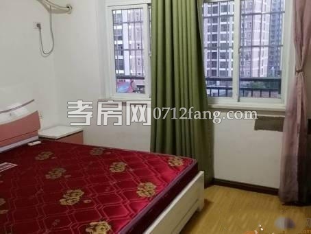 A3272富康小区3/7三室二厅二卫中装两证满五面积155平米售价70万