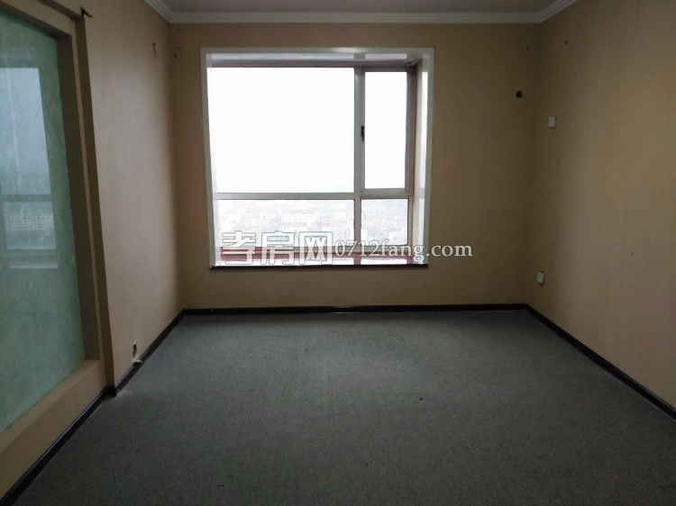 乾坤購(gòu)物對(duì)面馨都上層辦公室出租 地段交通便利人流大