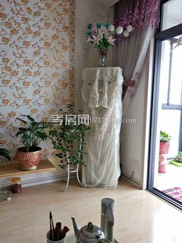 A2935中建二期18/32精裝贈(zèng)送8平米三室二廳一衛(wèi)不動(dòng)產(chǎn)證79平米86萬