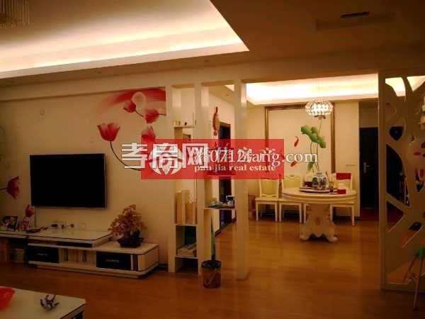 【潘佳房產(chǎn)推薦】【滿二泰陽(yáng)城二期130平米3室2廳2衛(wèi)精裝南北通透70萬(wàn)】