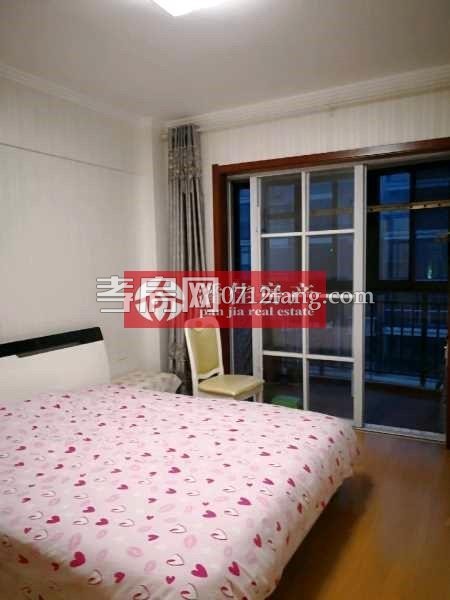 【潘佳房產(chǎn)推薦】【滿二泰陽(yáng)城二期130平米3室2廳2衛(wèi)精裝南北通透70萬(wàn)】