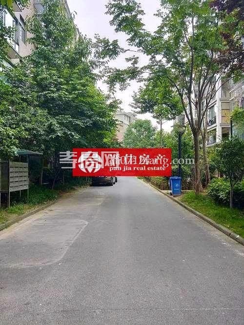 【潘佳房產(chǎn)推薦】【滿二泰陽(yáng)城二期130平米3室2廳2衛(wèi)精裝南北通透70萬(wàn)】