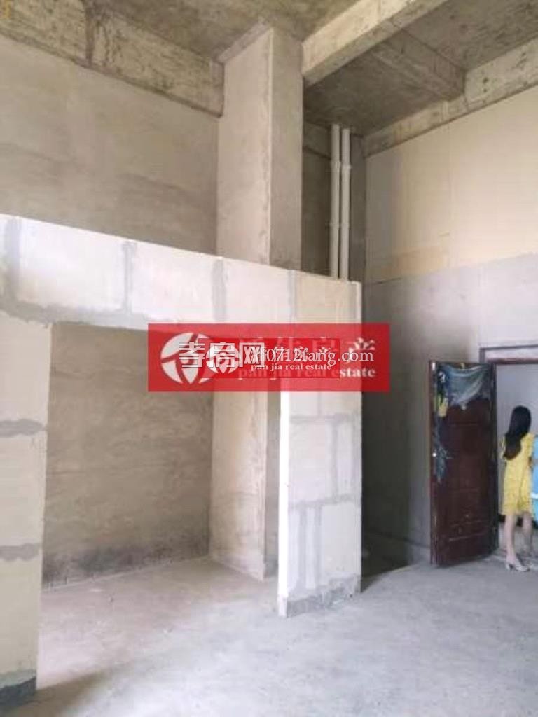 【潘佳房產(chǎn)推薦】【宇濟城中城2/6層131平米簡裝南北通透有院子方便停車60萬】