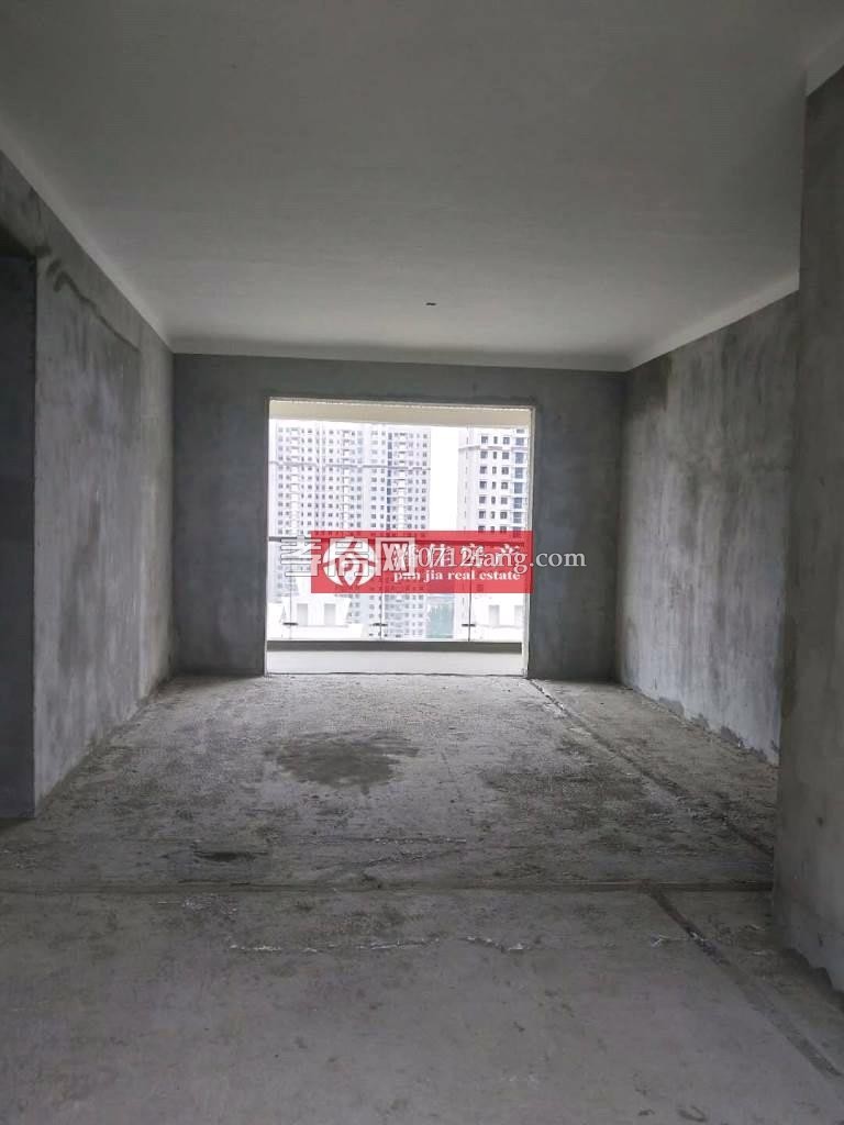 【潘佳房產(chǎn)推薦】【滿二翡翠名都1期137平米中層精裝保持很新帶地暖110萬】