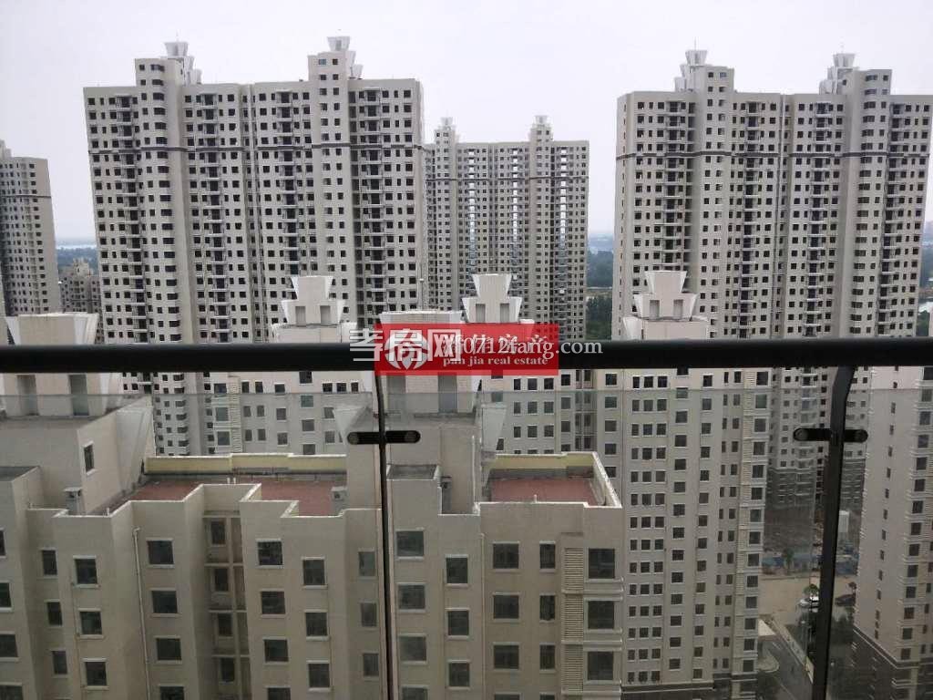 【潘佳房產(chǎn)推薦】【滿二翡翠名都1期137平米中層精裝保持很新帶地暖110萬】