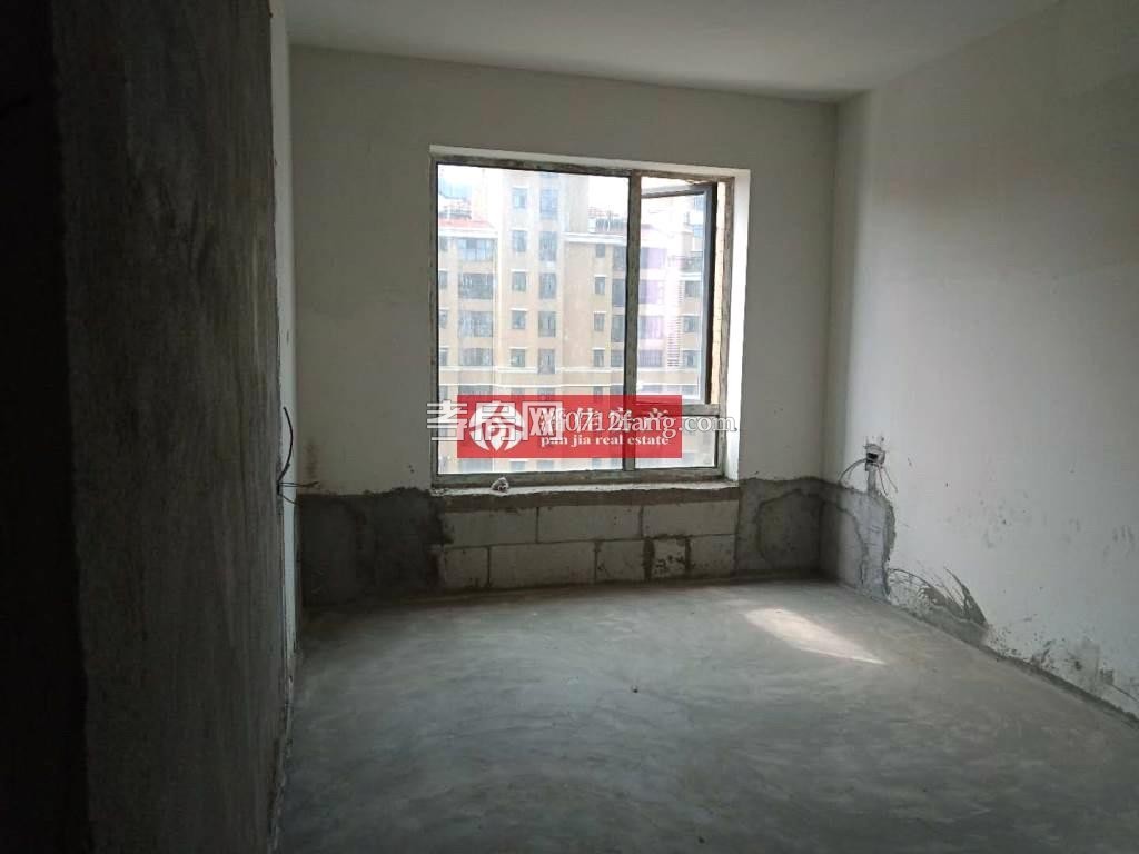 【潘佳房產(chǎn)推薦】【滿二！榮欣錦城南北通透7/7樓毛坯130平43萬誠售】