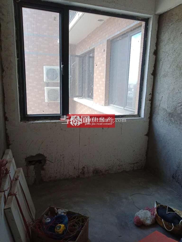 【潘佳房產(chǎn)推薦】【滿二！榮欣錦城南北通透7/7樓毛坯130平43萬誠售】