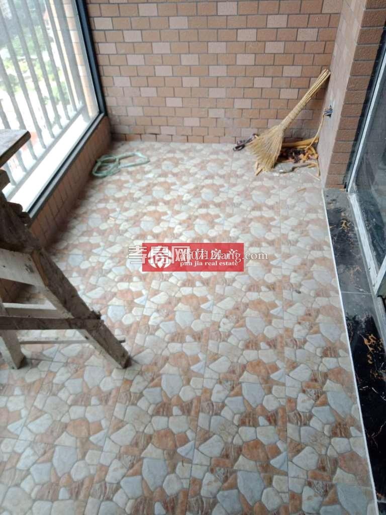 【潘佳房產(chǎn)推薦】【滿二！榮欣錦城南北通透7/7樓毛坯130平43萬誠售】