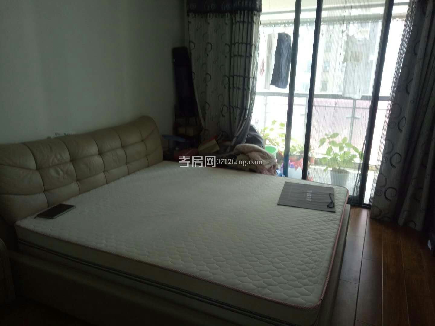   B2967福星城三期26/32毛坯3/2/2  兩證滿五121平米95萬