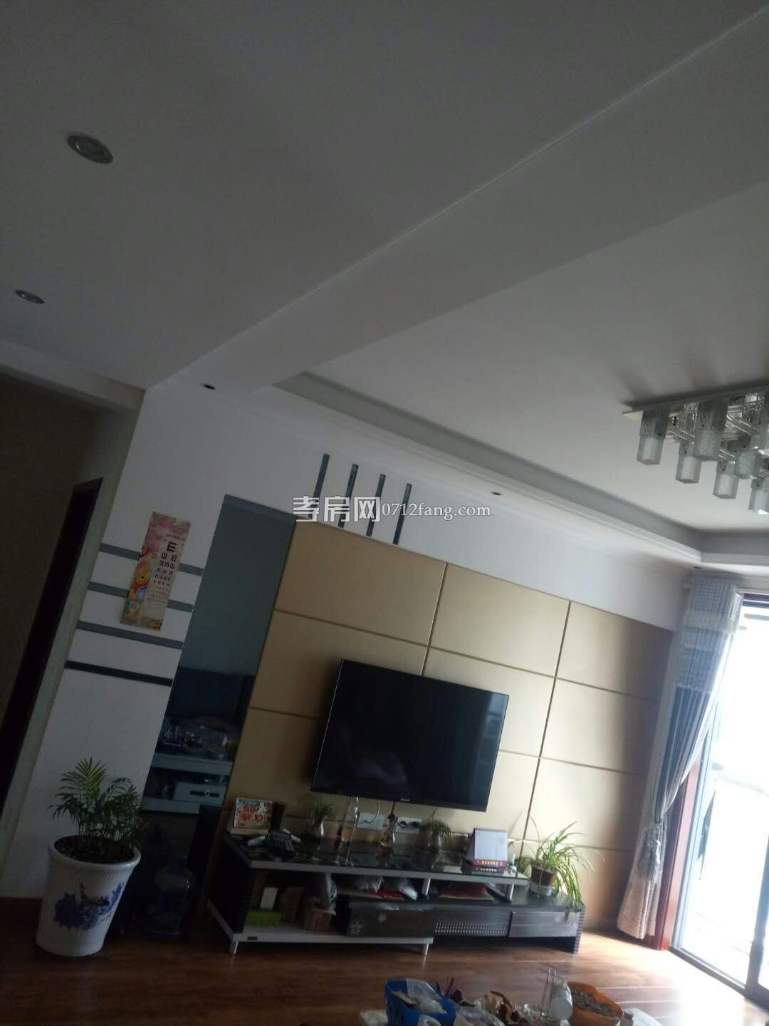 B2967福星城三期26/32毛坯3/2/2兩證滿五121平米95萬