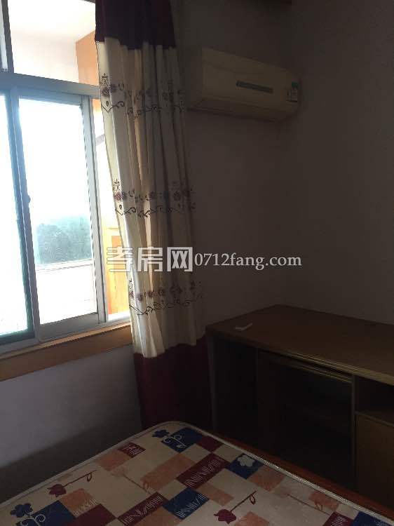 文化東路楚環(huán)中學(xué)附近房屋出租