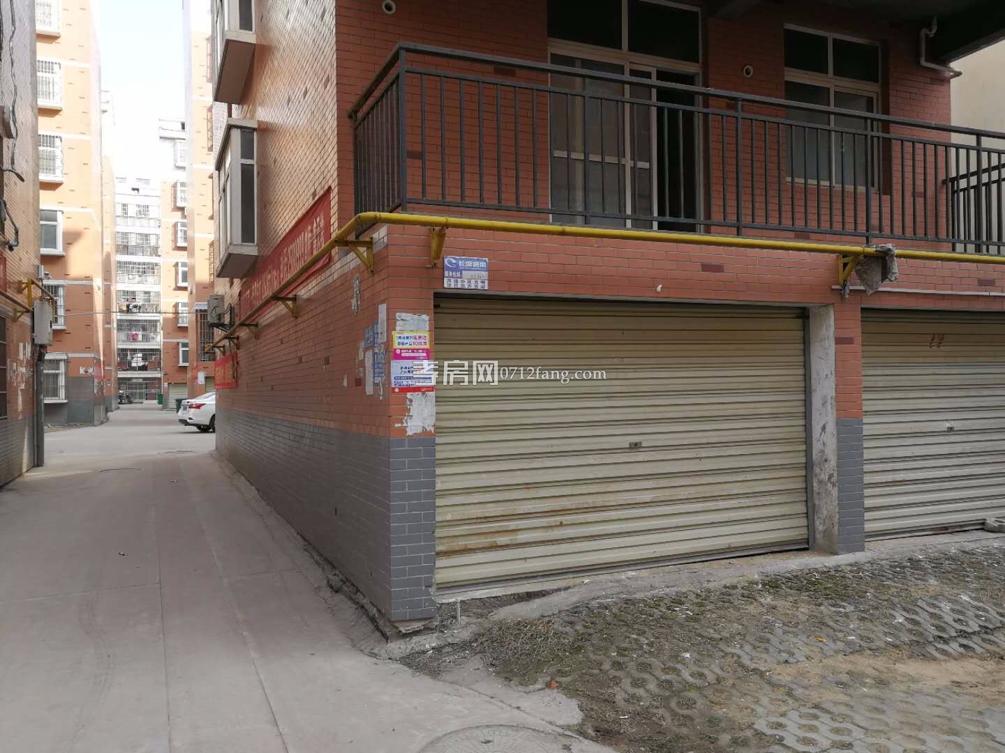 城市花園二期地面架空層車(chē)庫(kù)
