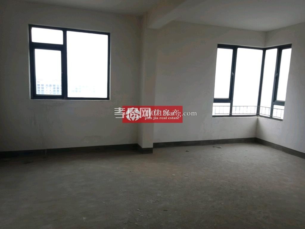 【潘佳房產推薦】中建國際花園1期124.77㎡送入戶花園 高層南北通透東戶型毛坯105萬