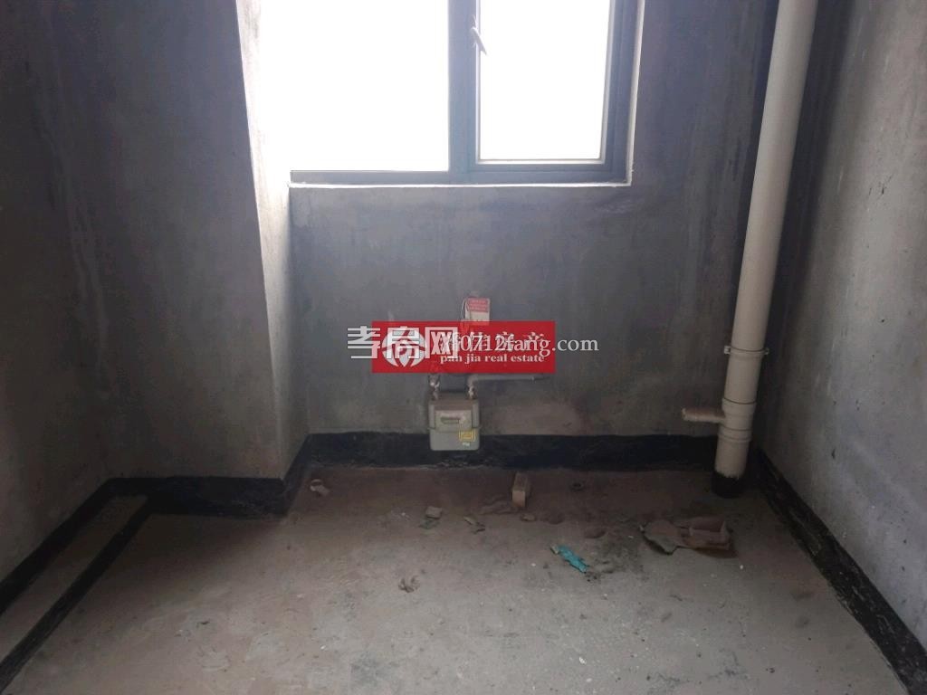 【潘佳房產推薦】中建國際花園1期124.77㎡送入戶花園 高層南北通透東戶型毛坯105萬