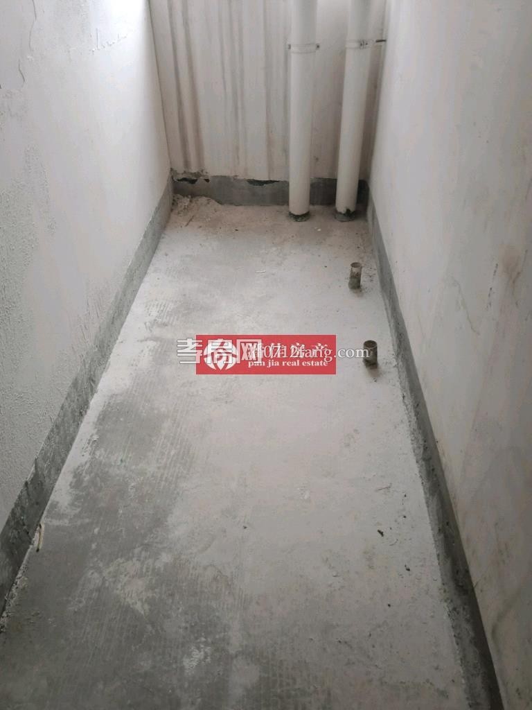 【潘佳房產推薦】中建國際花園1期124.77㎡送入戶花園 高層南北通透東戶型毛坯105萬