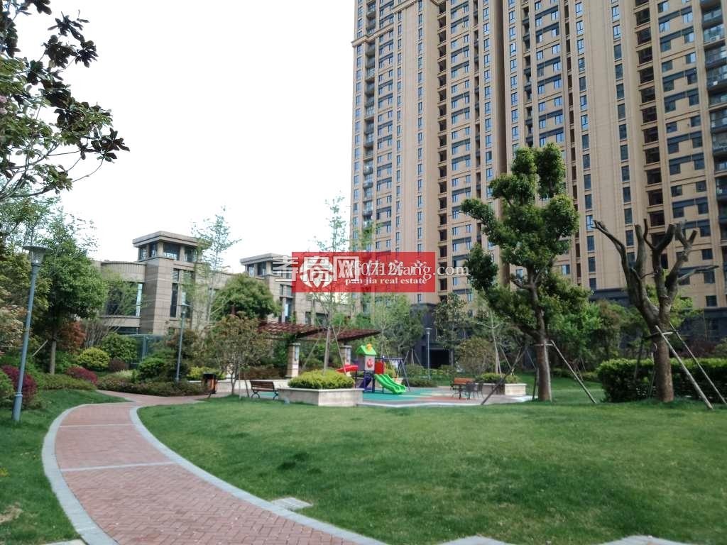 【潘佳房產(chǎn)推薦】【百佳豪庭小高層大戶型134平米高層南北通透精裝98萬】