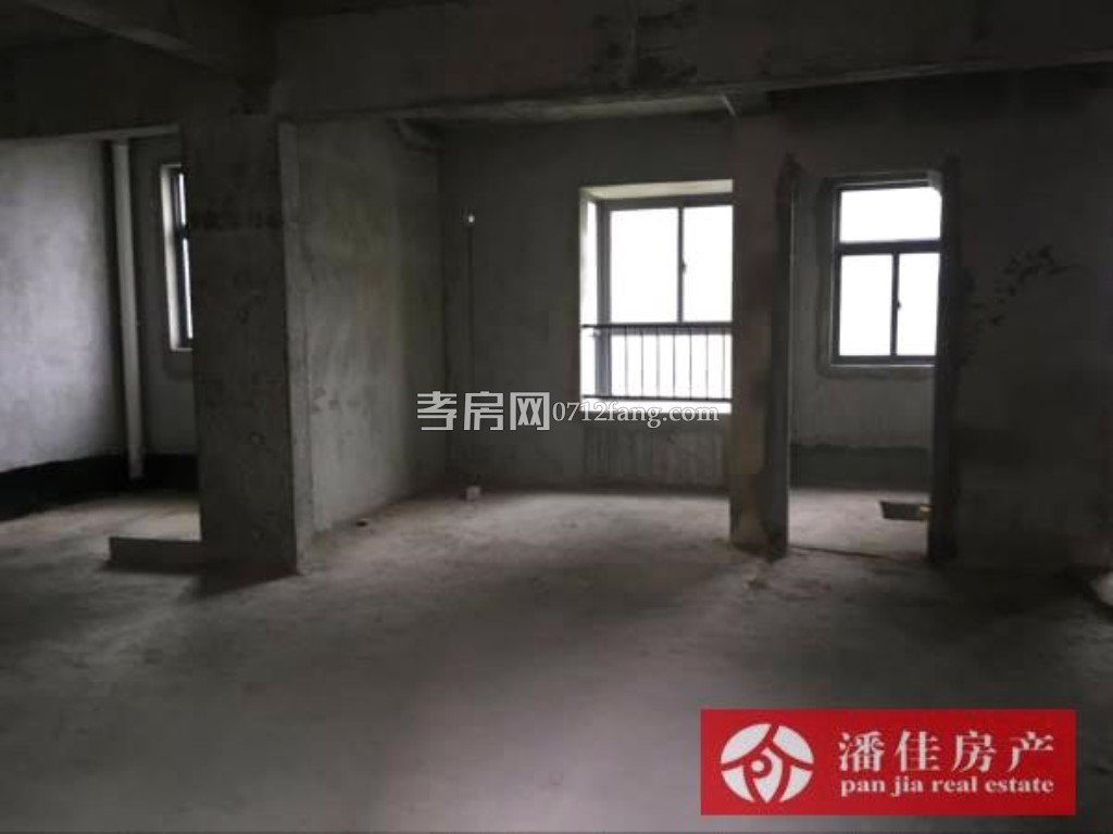 【潘佳房產(chǎn)推薦】【槐蔭大道大潤(rùn)發(fā)超市對(duì)面槐蔭閣4樓110平米三房40萬(wàn)】