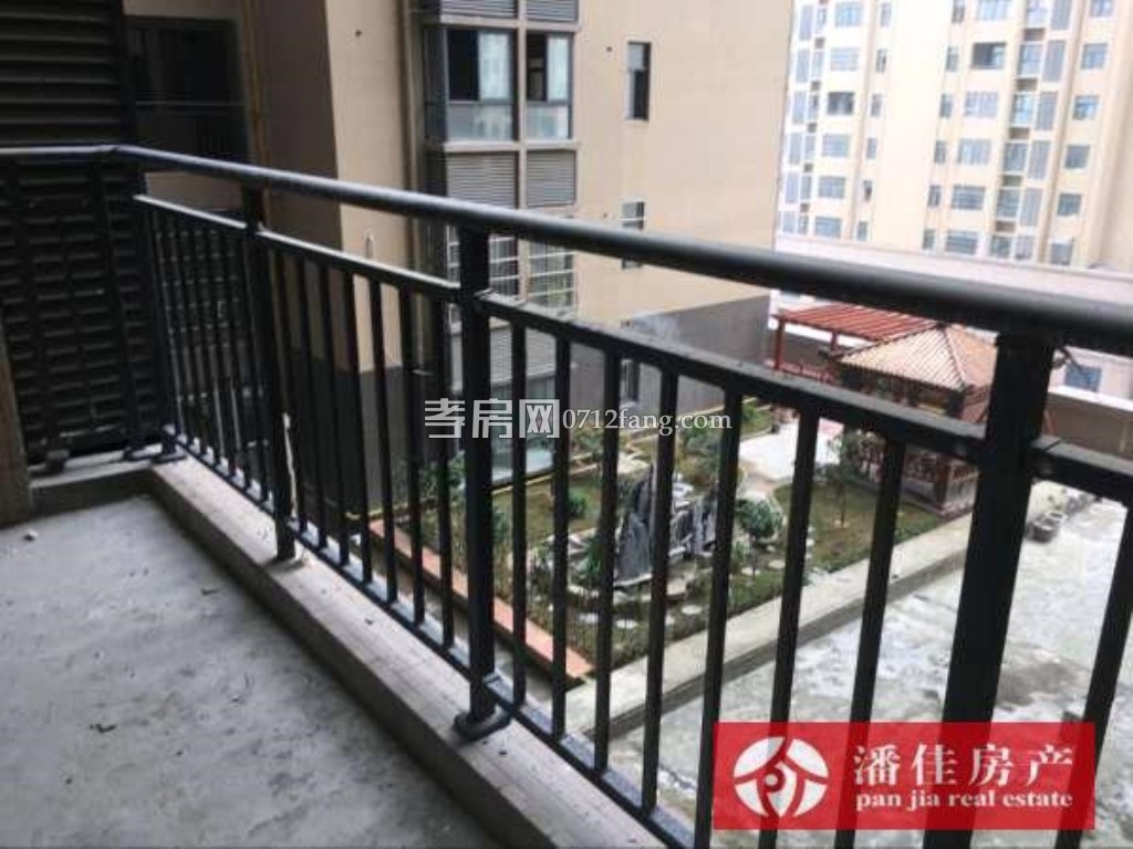 【潘佳房產(chǎn)推薦】【槐蔭大道大潤(rùn)發(fā)超市對(duì)面槐蔭閣4樓110平米三房40萬(wàn)】