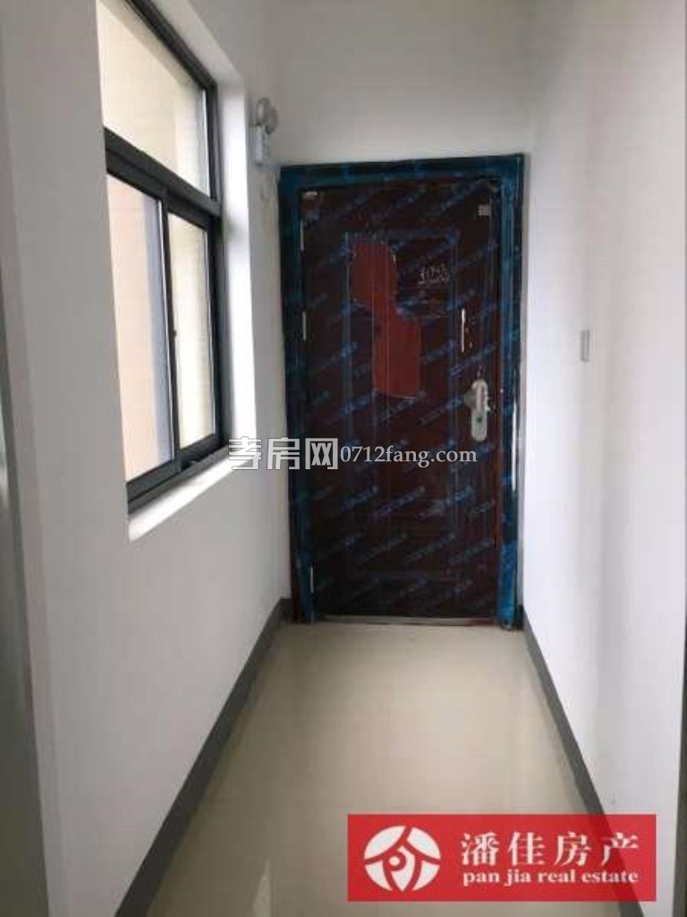 【潘佳房產(chǎn)推薦】【槐蔭大道大潤(rùn)發(fā)超市對(duì)面槐蔭閣4樓110平米三房40萬(wàn)】