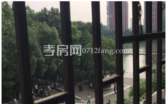 A3372后湖商贸城2/7二室二厅一卫简装不动产面积90.86平米售价59万