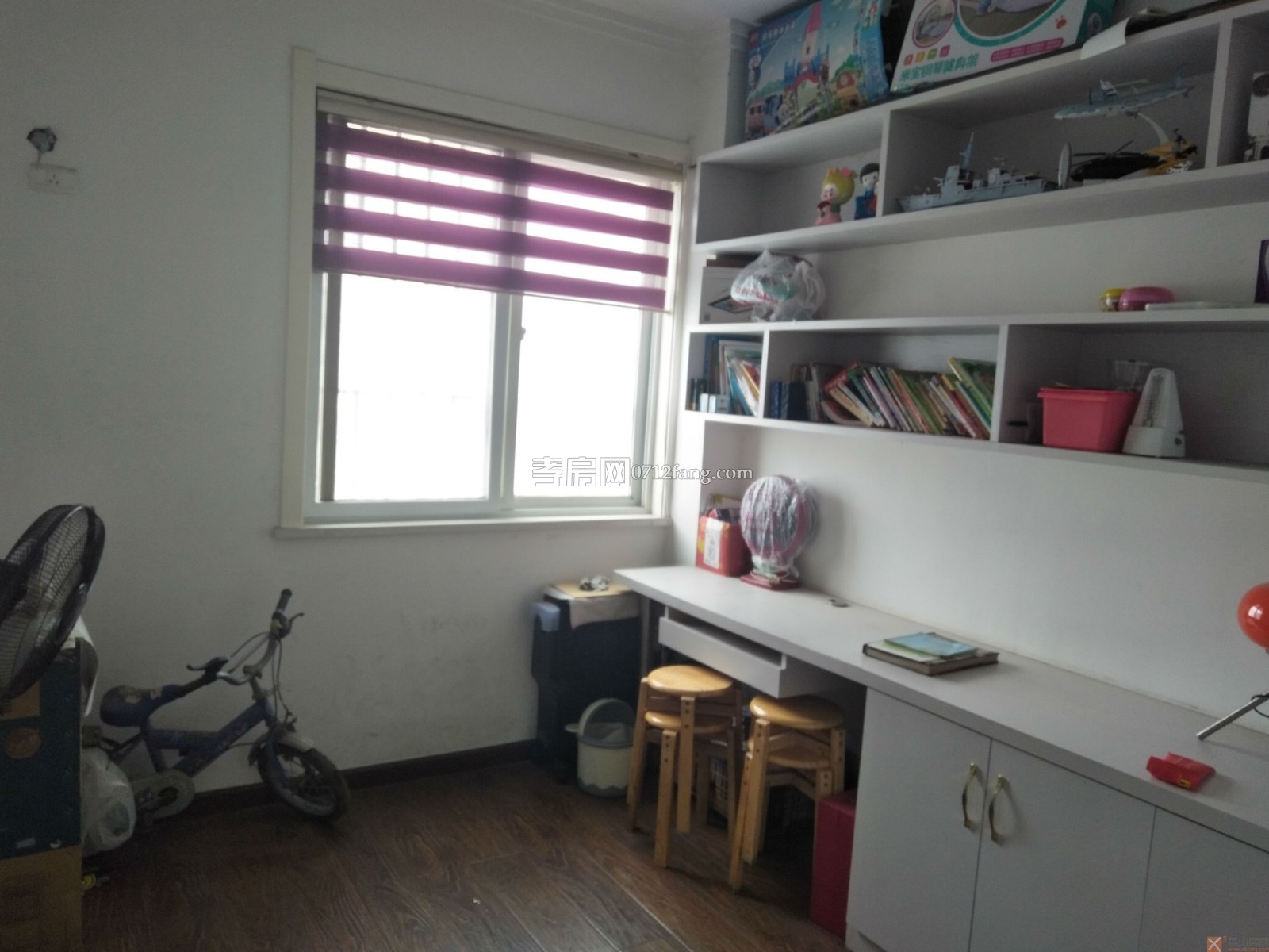 A3227锦绣后湖丽景苑三室二厅一卫8/19精装两证满五面积101平米售价73万