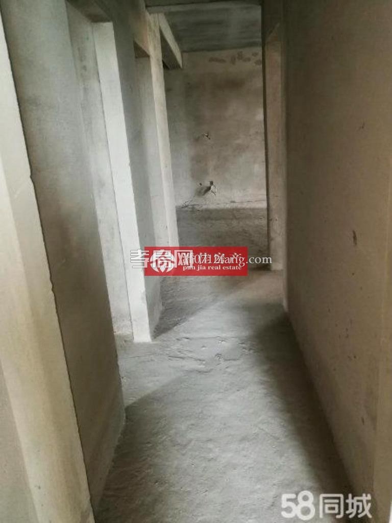 【潘佳房產(chǎn)推薦】【抄 ！中建國際119平中層3室2廳2衛(wèi)精裝94萬】