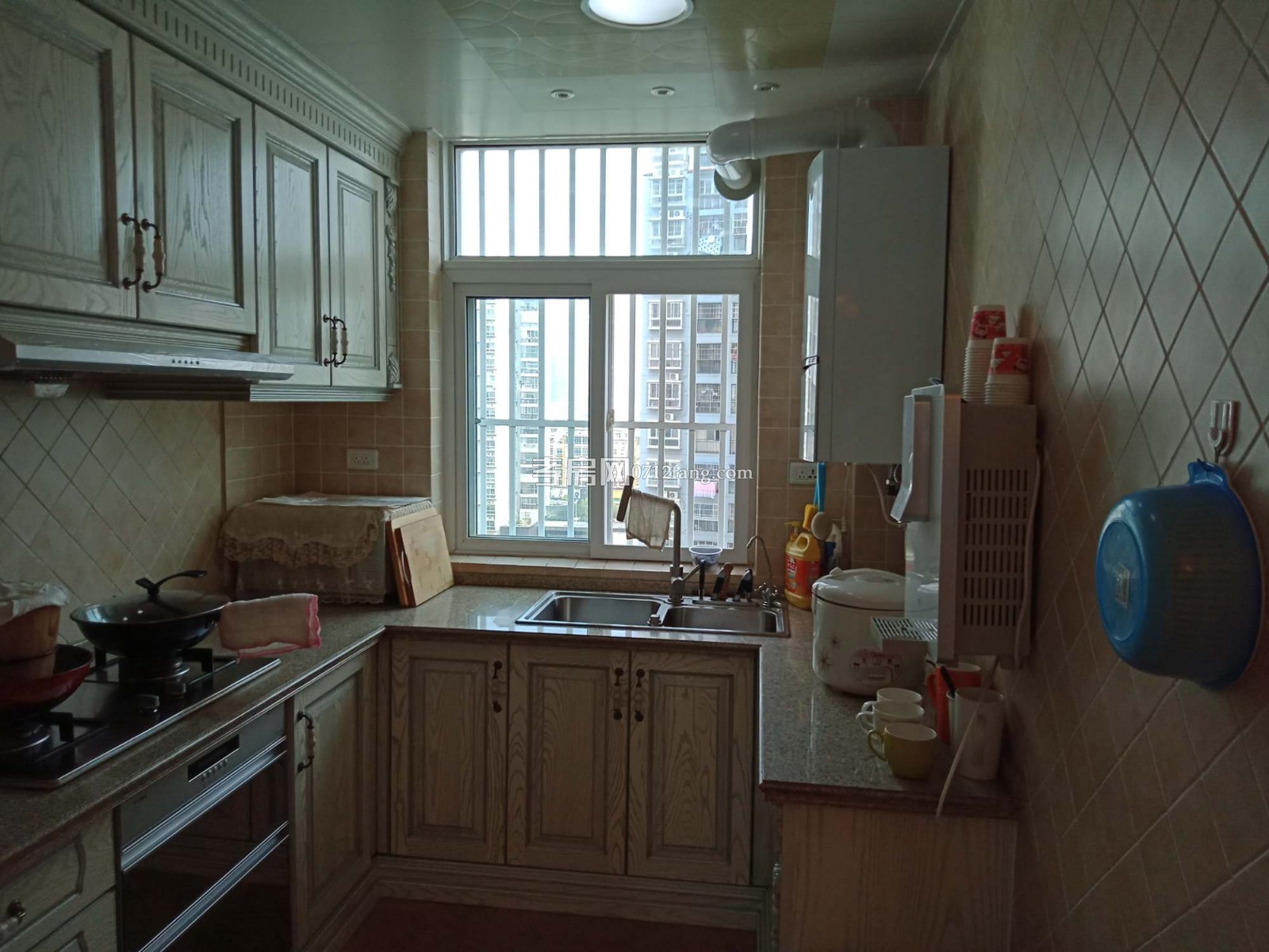 B2967福星城三期26/32毛坯3/2/2兩證滿五121平米95萬