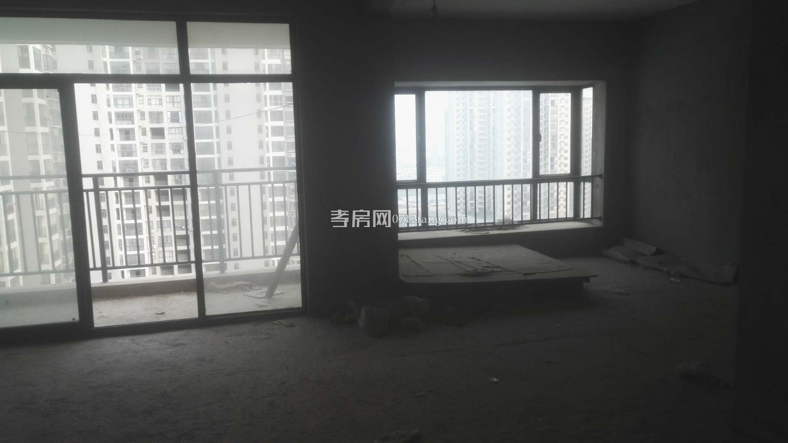 A3590宇济城中城3/2/1简装3/6两证满五面积126平售价55万