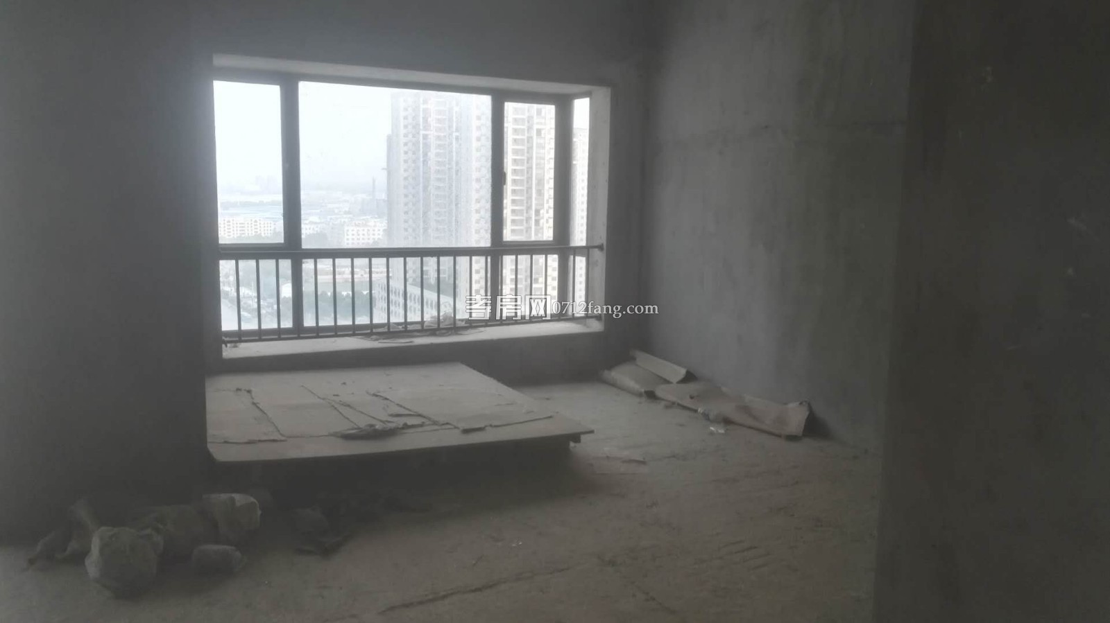 A3590宇济城中城3/2/1简装3/6两证满五面积126平售价55万