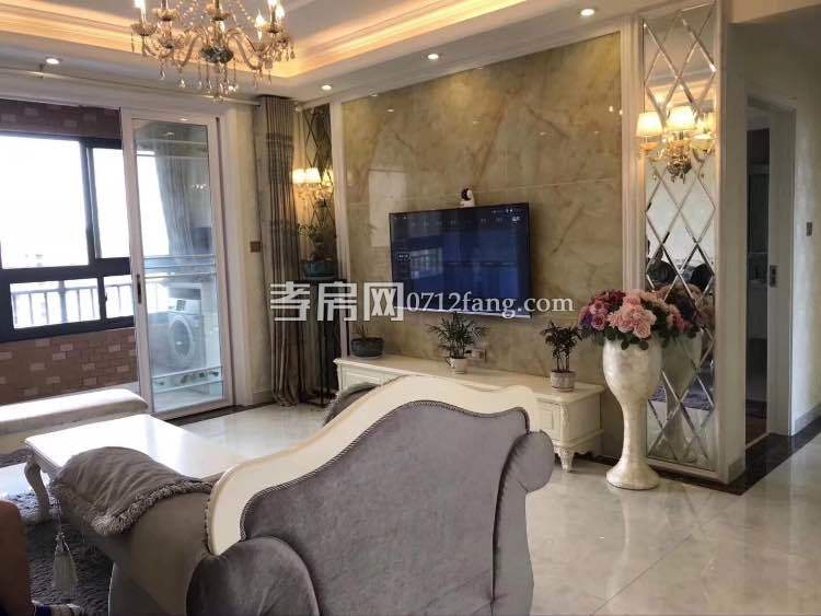 東城區(qū)中建國(guó)際二期 豪華裝修 經(jīng)典三房 證滿(mǎn)兩年，觀(guān)景房