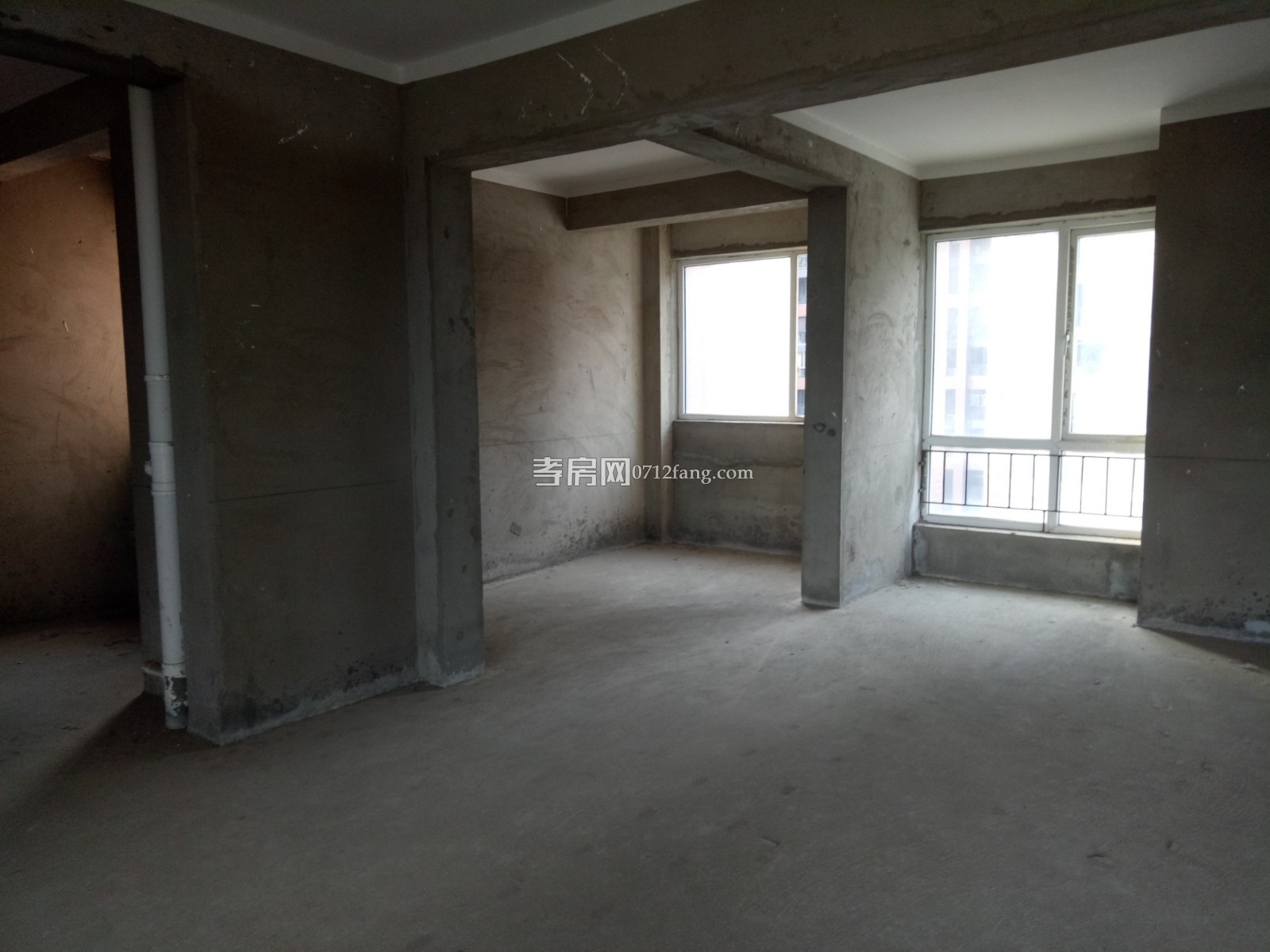 E50賽達康城三室二廳二衛(wèi)11/32樓毛坯面積121平米不動產(chǎn)證售價：85萬