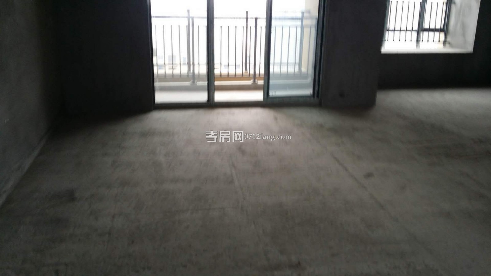 A3415文化路 對(duì)面國(guó)稅局單位房二室二廳一衛(wèi)做的新隔熱防水