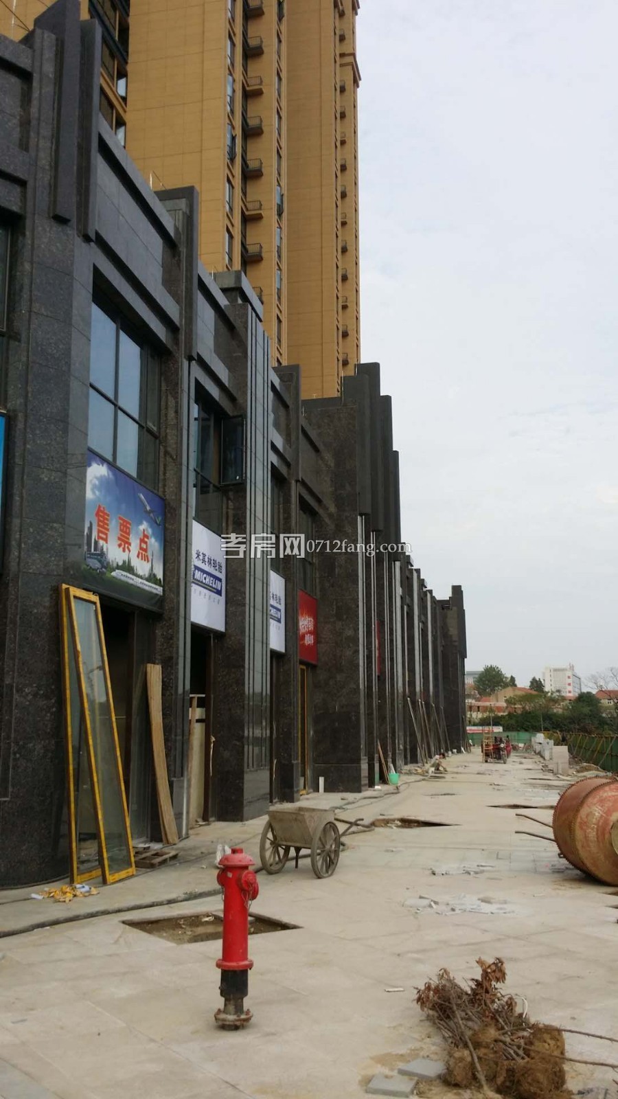 A3415文化路 對(duì)面國(guó)稅局單位房二室二廳一衛(wèi)做的新隔熱防水