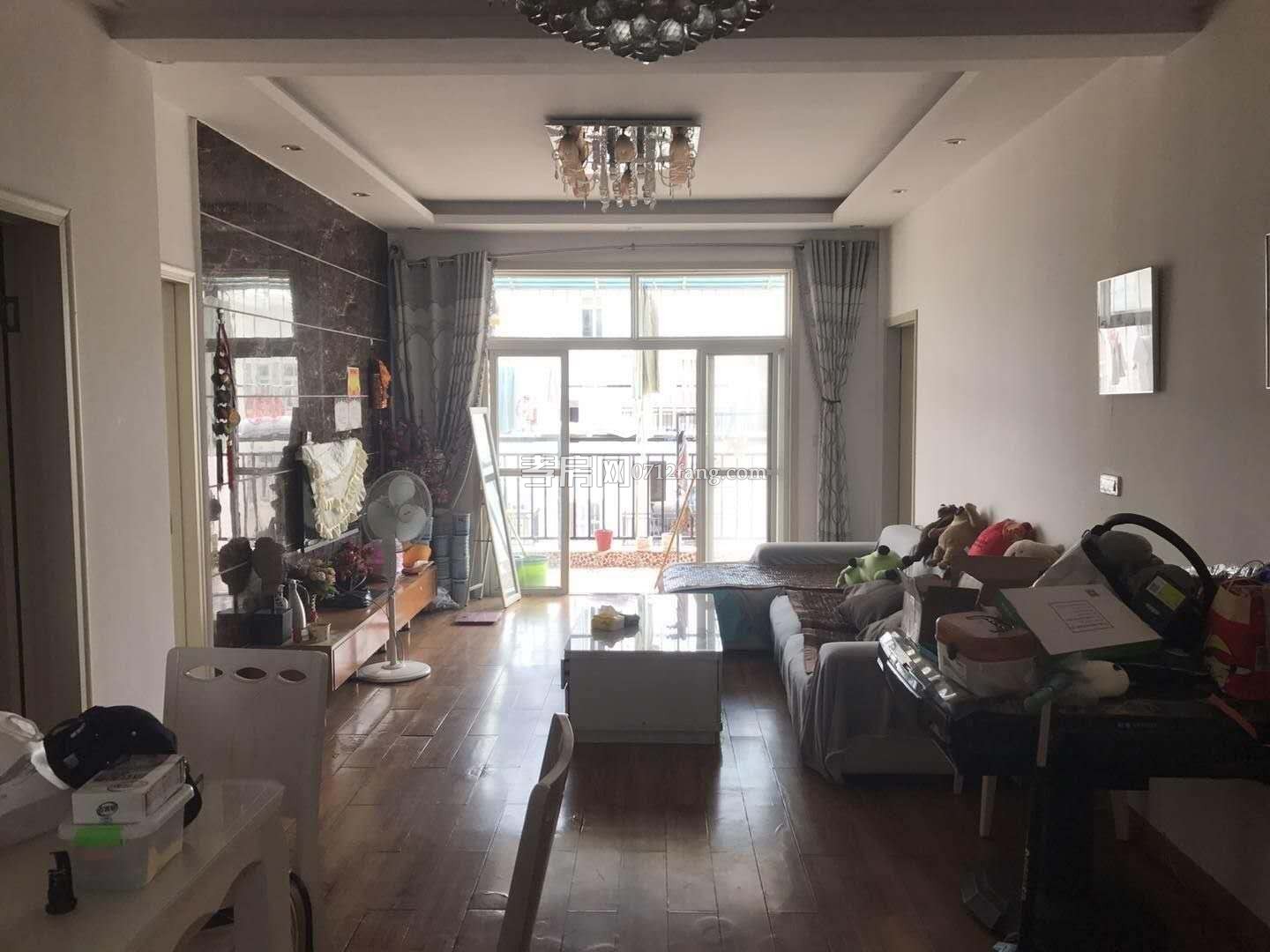 D1036乾坤陽(yáng)光3/2/2中裝4/6證滿二134平米118萬(wàn)