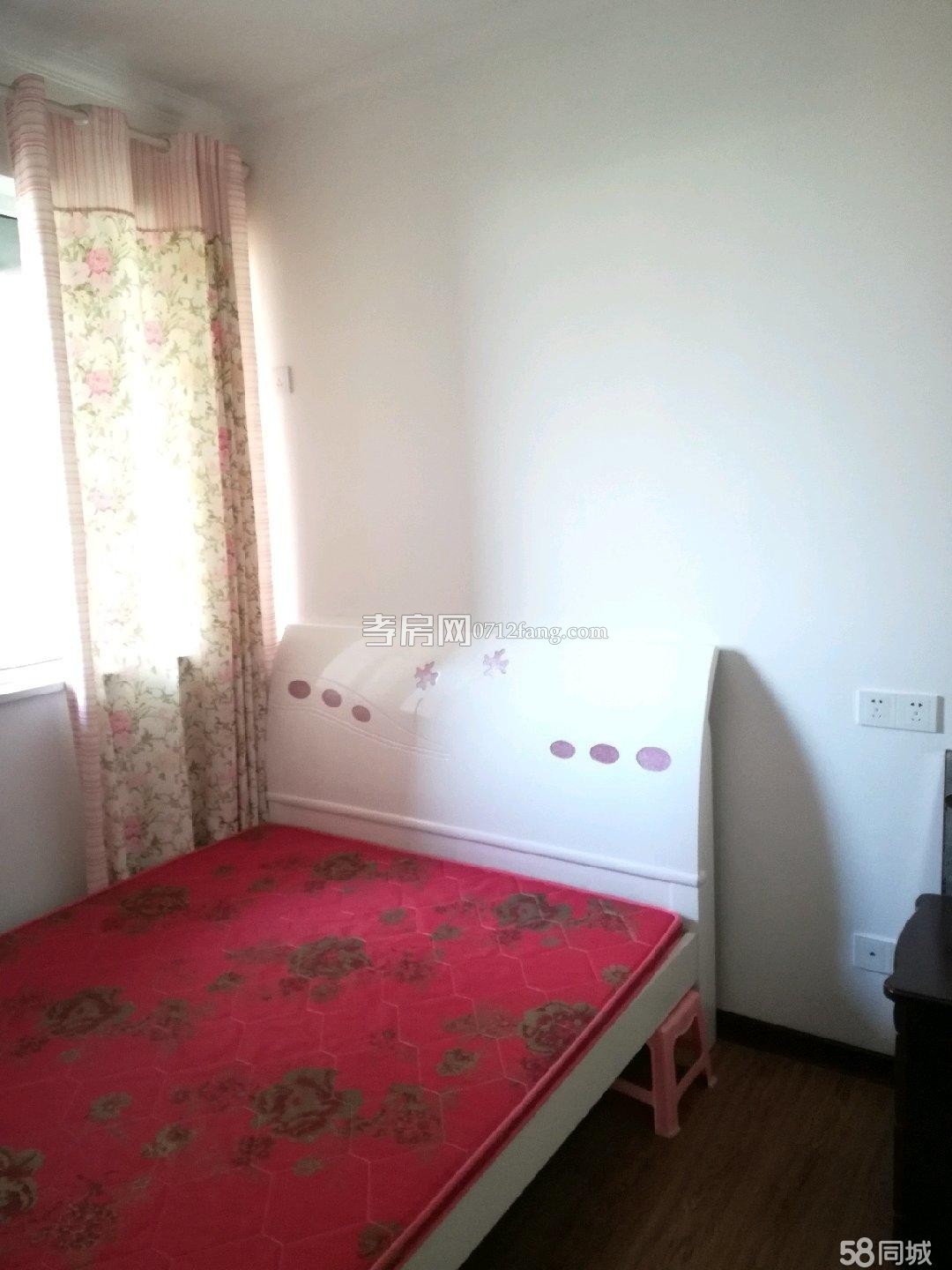 銅雀臺精裝三房兩廳帶家電家具拎包入住證滿兩年