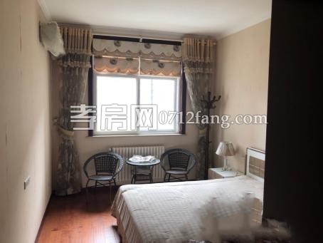 D1036乾坤陽(yáng)光3/2/2中裝4/6證滿二134平米118萬(wàn)