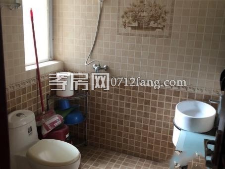 D1036乾坤陽(yáng)光3/2/2中裝4/6證滿二134平米118萬(wàn)