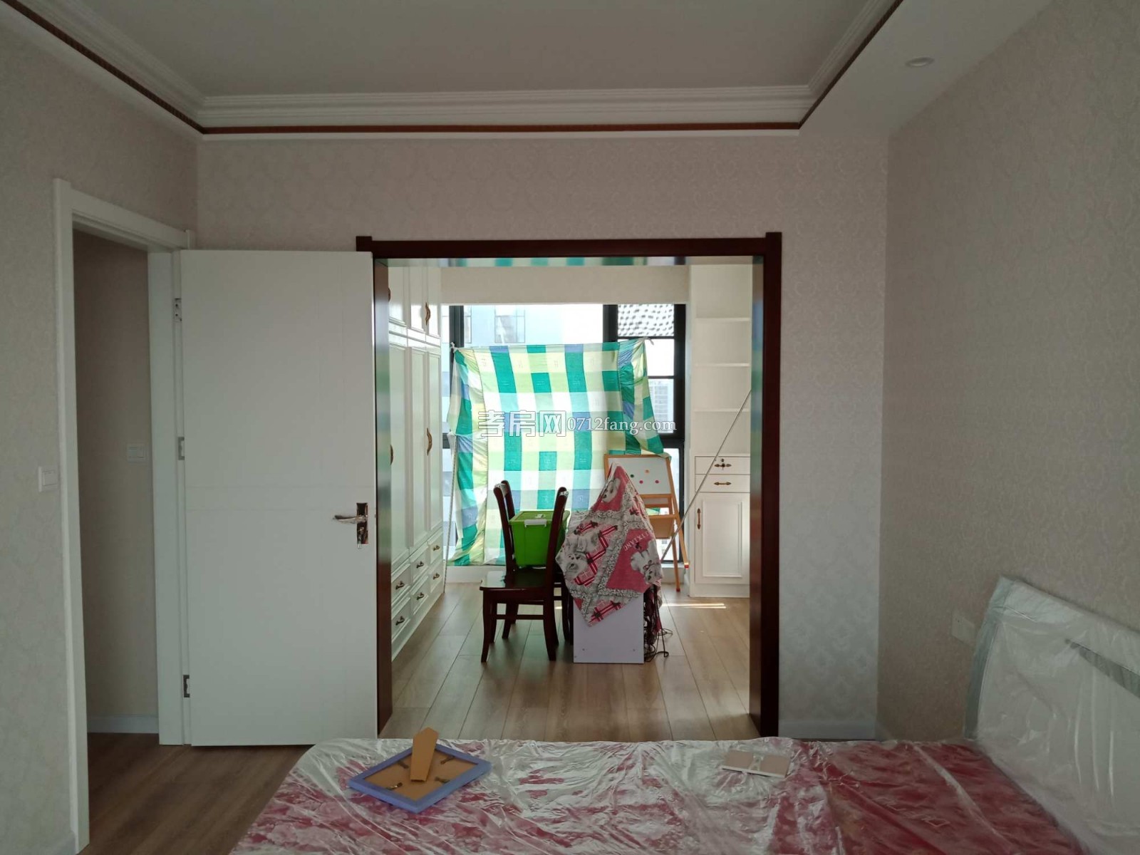 A3385乾坤新城三室二廳一衛(wèi)精裝未住人20/28不動(dòng)產(chǎn)面積109.5平米售價(jià)92萬