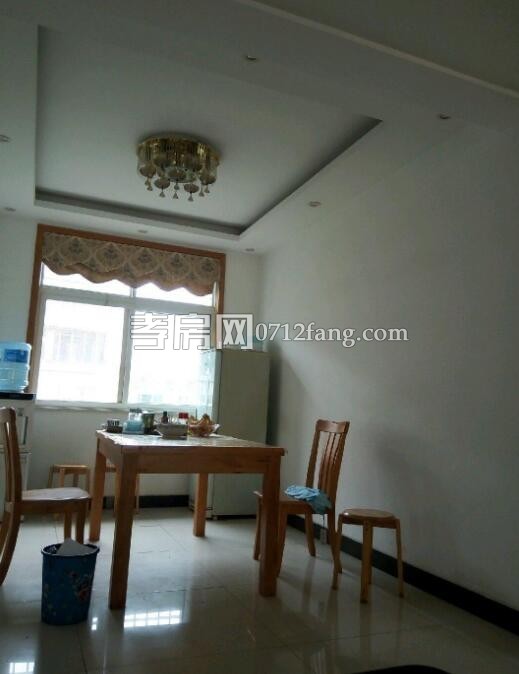  D1193 蔚藍(lán)新都4/7 精裝3/2/2 一樓有10平米的儲藏室 131.6平米 售價118萬