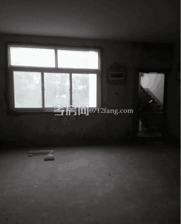 D1059香澳路步行街7/7精裝3/2/1兩證滿二拎包入住面積84.74平急售