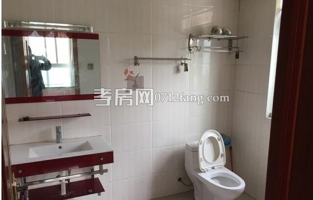  E277槐蔭天地 證滿二年  1樓帶花園   139平米 售價(jià)97萬 